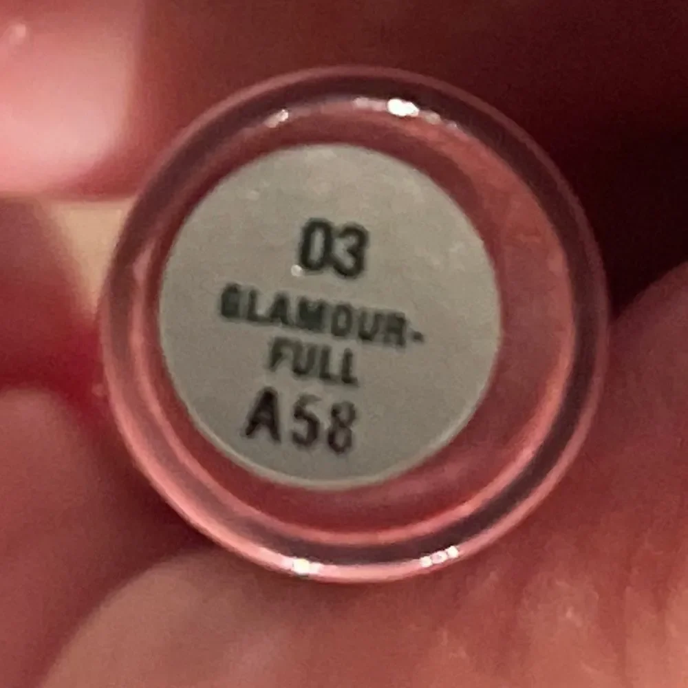 NEW -CLINIQUE Full Potential Lips Plump & Shine 02 PEACH PLUMP & 03 GLAMOUR-FULL